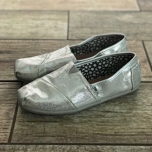 Silver glitter Toms Slipons size 7